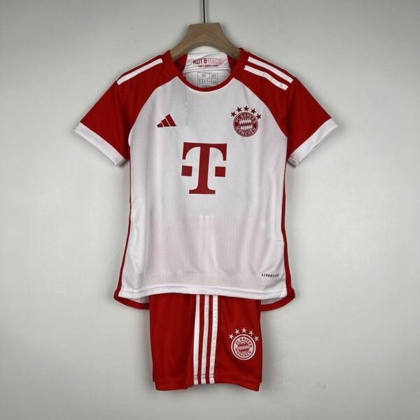 23∕24 Kids Bayern Munich home size︰ 16-28