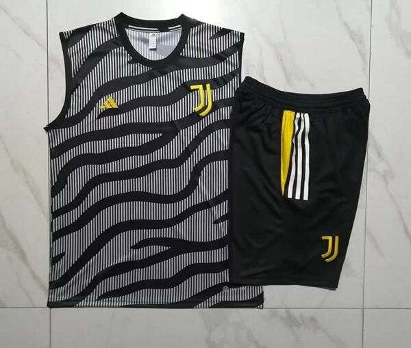 D905# 23/24 Juventus black and white  vest suit S-XXL - Image 3