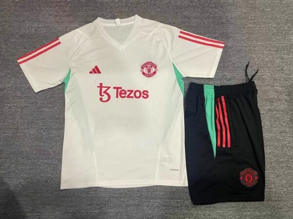 23/24 Manchester united white  green kids size 16-28  shorts with pockets - Image 2