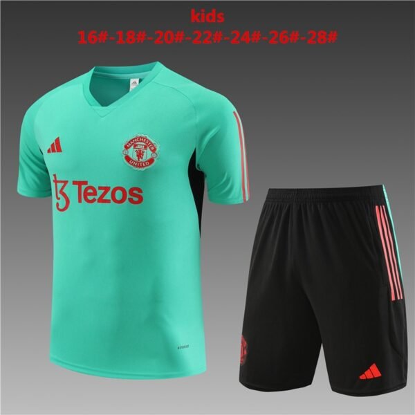 23/24 Manchester united green kids size 16-28  shorts with pockets