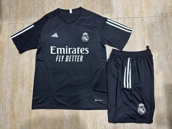 23/24 Real madrid kids size black 16-28 shorts with pockets - Image 2