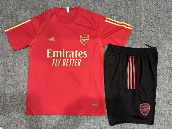 23/24 Arsenal kids size red 16-28 shorts with pockets - Image 2