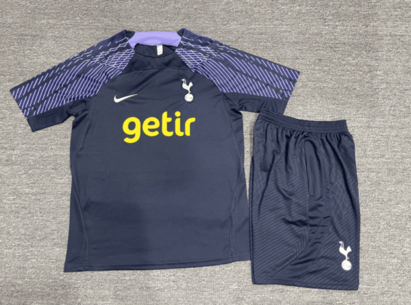 23/24 Tottenham Hotspur kids size blue 16-28 shorts with pockets - Image 2