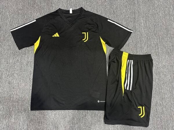 23/24 Juventus  kids size black 16-28 shorts with pockets - Image 2