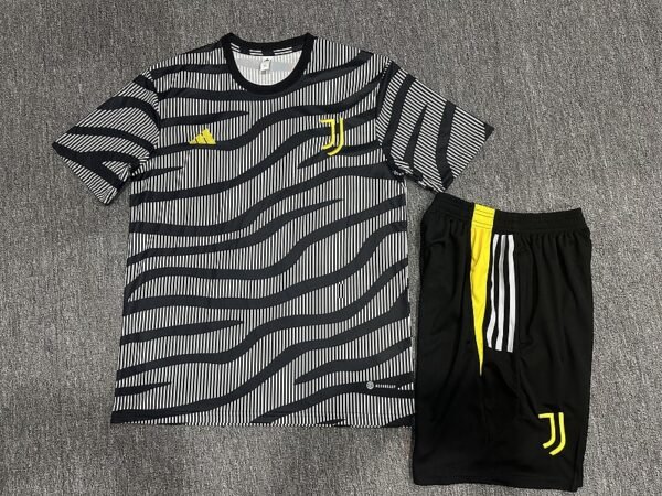 23/24 Juventus kids size black and grey 16-28 shorts with pockets - Image 2