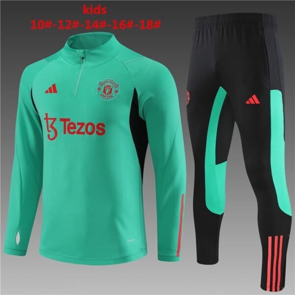 23/24 M-U short zipper green kids kit 10-18