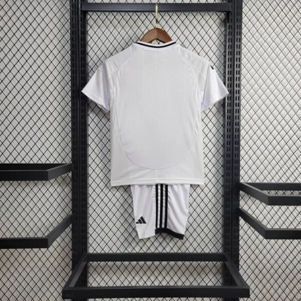 24/25 real madrid home kid kit 16-28 - Image 2