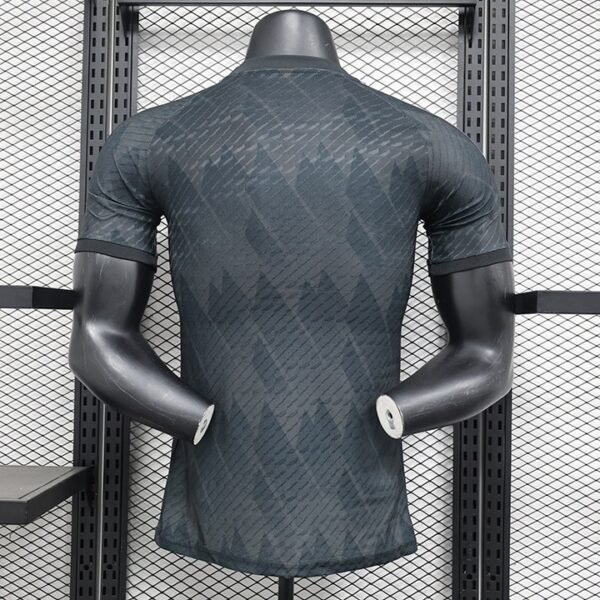 24/25 Players Real Madrid black special Size S-2XL - Image 2