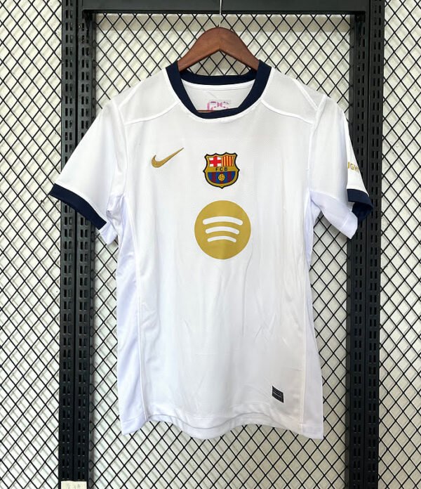 2526 Barcelona White S-4XL