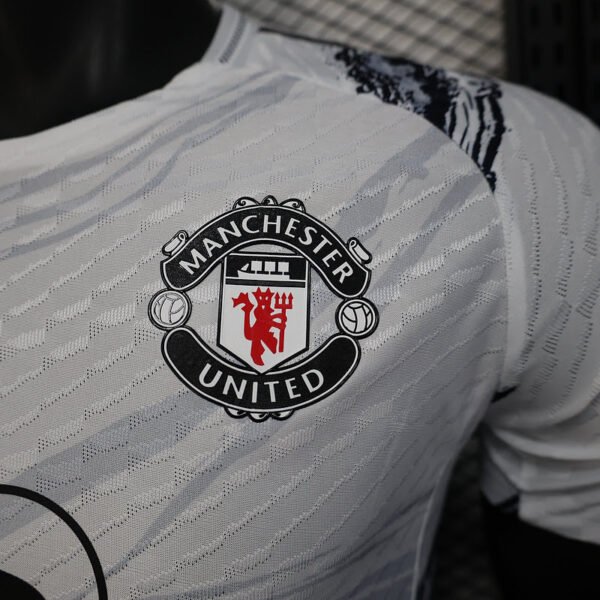 2526 Manchester united Player Special - Image 8
