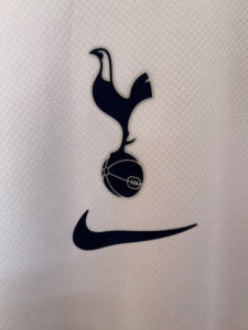 Tottenham Hotspur 2025/26 Home Jersey  S-2XL - Imagem 7