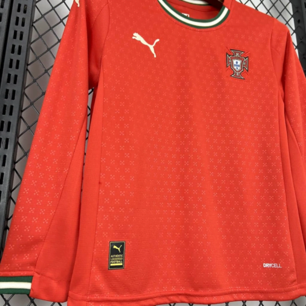 25/26 kids Portugal home long sleeve size 16-28 - Image 3