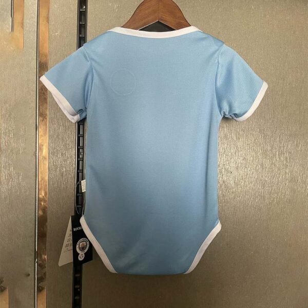 2526 Manchester city Baby size 9-12 - Image 2