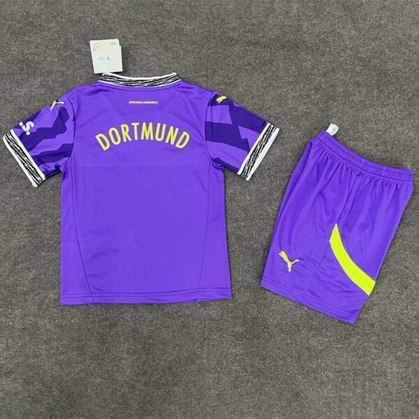 2526 Dortmund goalkeeper kits size 16-28 - Image 2
