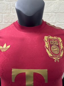 2526 Bayern 125 Years player version S-XXL - Imagem 4